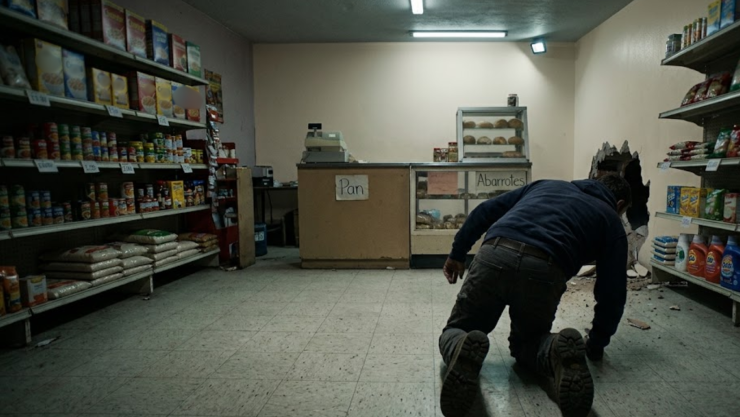 Con un agujero en la pared, sujeto vacía tienda de abarrotes en la colonia Villas del Bajío
