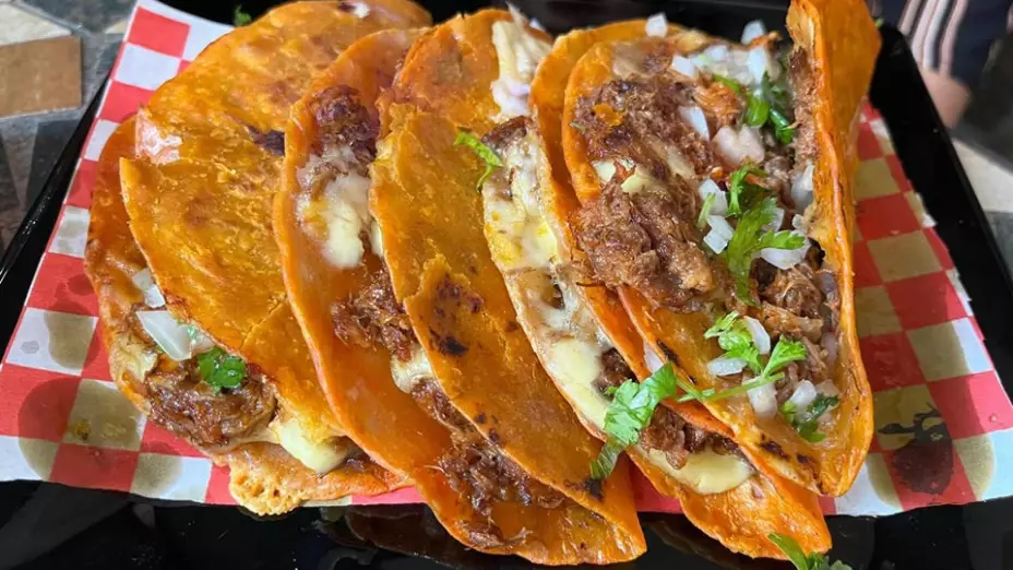 La quesabirria es la cuarta mejor comida callejera a nivel mundial