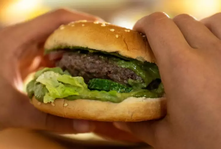 ¿Cuáles son los síntomas que provoca la bacteria que encontraron en las hamburguesas de McDonald’s_.jpg