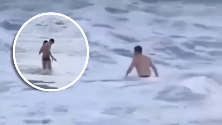 ¡La arrastró el mar! Joven DESAPARECE en la PLAYA ser golpeada por las olas