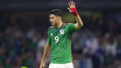 Raúl Jiménez en el encuentro de la Selección Mexicana ante Jamaica