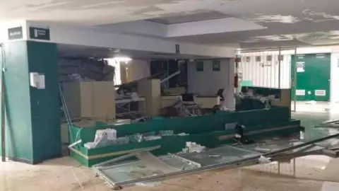 VIDEO_ Hospital con fuertes daños tras paso de Huracán Otis; pacientes quedan en los pasilloS