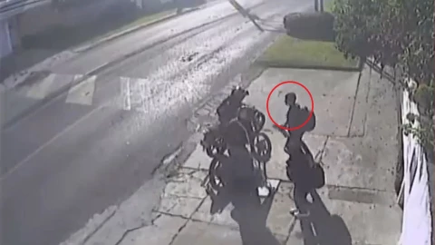 Defiende a su novia de un asaltante