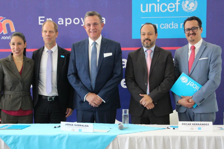De izquierda a derecha. Gema Jiménez O´´ Farril, Christian Skoog, Jorge Garralda, Oscar Hernández y César Montes de Oca.