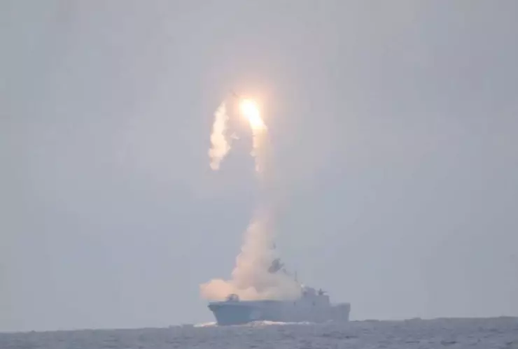 lanzamiento de ensayo de su misil de crucero hipersónico Tsirkon