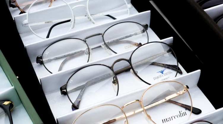 ¿Cómo evitar rayones en los lentes? Lógralo con solo 2 ingredientes