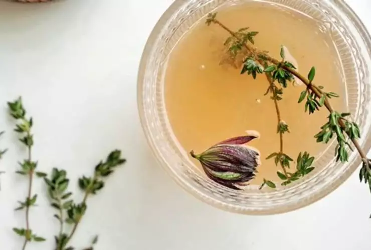 El té de tomillo tiene varios beneficios y algunos son relacionados con el sistema digestivo