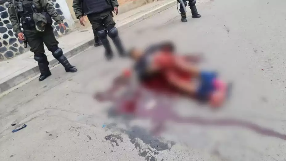 Granada explota en manos de un hombre
