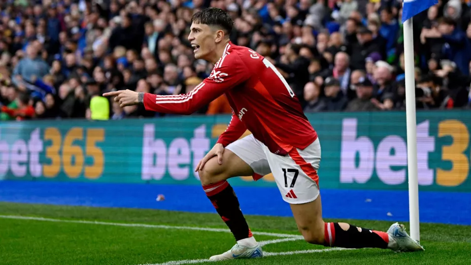 Alejandro Garnacho en partido con el Manchester United