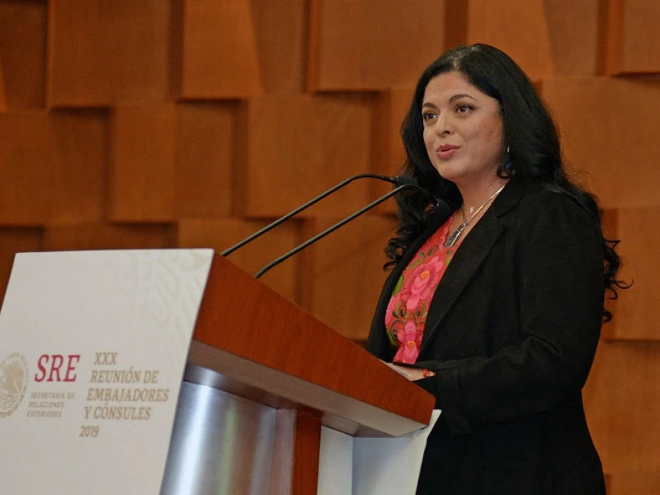 Alejandra Frausto
