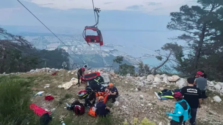 VIDEO ¡Tragedia! Accidente en teleférico de Turquía deja un muerto y múltiples heridos