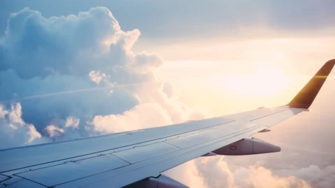 ¿Qué está pasando con los aviones? Captan video de pánico con turbulencias extremas