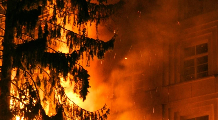 Incendio en Centro de Rehabilitación de San Nicolás: 34 mujeres estaban en el interior; esto se sabe