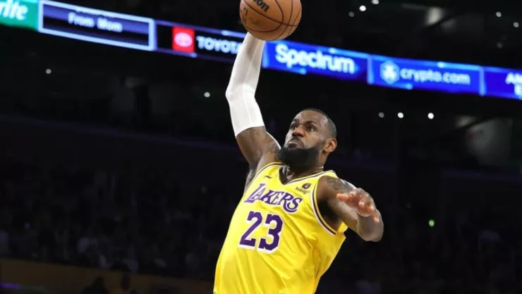 LeBron James ya es el jugador con más partidos en la historia de la NBA