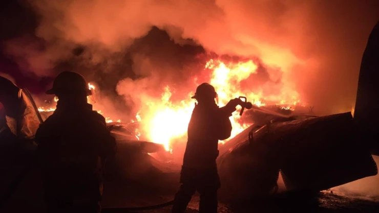 incendio tráiler carretera Nuevo Laredo-Monterrey