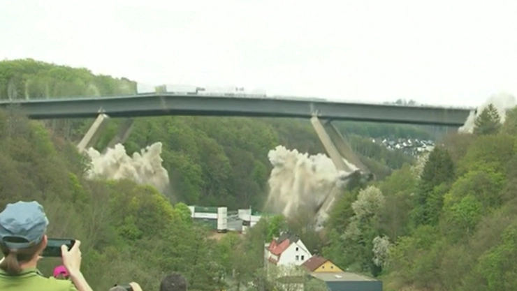Derrumbe puente vehicular Alemania