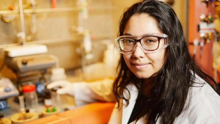 Ciencia: latina gana beca de investigación de lucha contra el cáncer