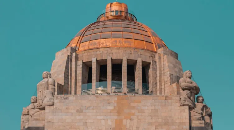 /arquitectura/cuanto-mide-edificio-mas-alto-mexico