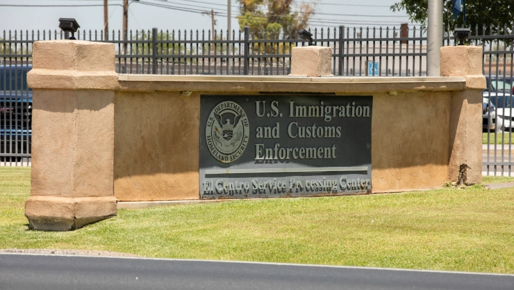Centro de detención para inmigrantes del ICE