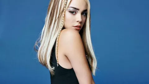 Danna Paola tiene el look infalible para pasar cómodos días en casa; luce atlética y al último grito de la moda.