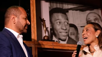 Familia Neymar compra derechos de Pelé