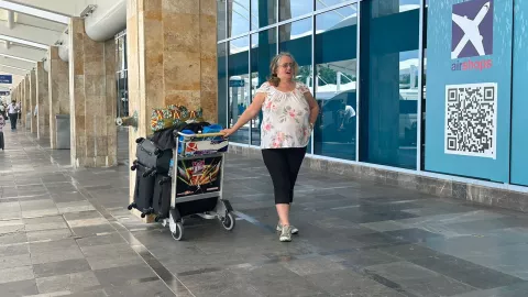 Canadiense varada en el aeropuerto de Cancún