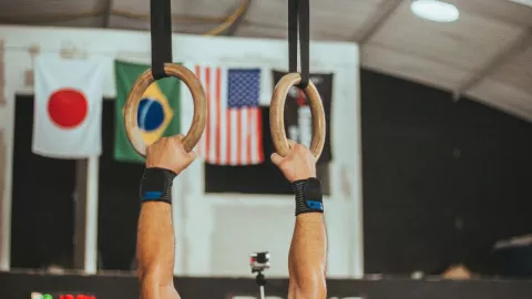 Sentencian a entrenador a 109 años de prisión por violar a gimnastas