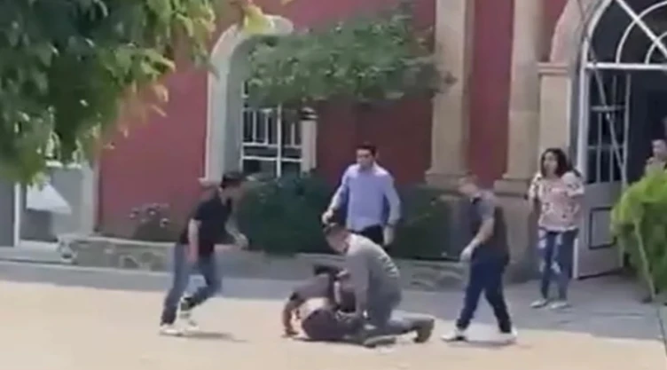 VIDEO: Repartidor de paquetería fue golpeado por presuntos servidores públicos en Hidalgo