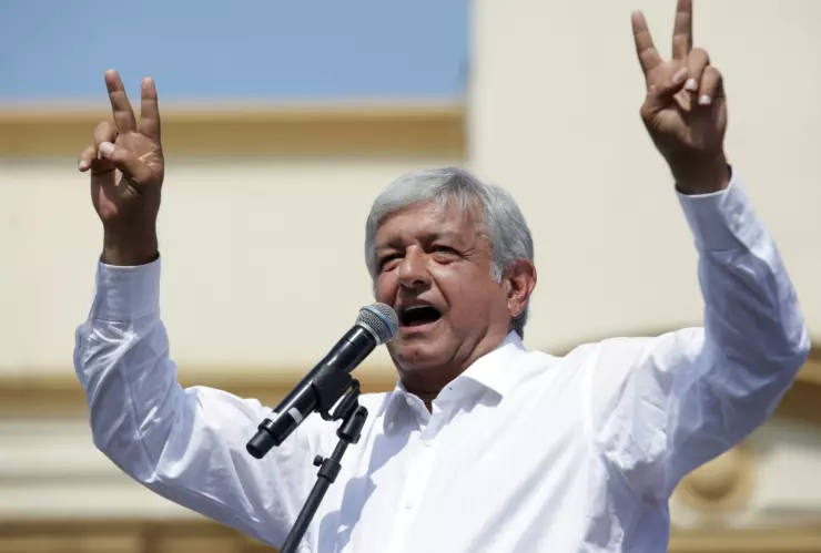 AMLO lidera las encuestas