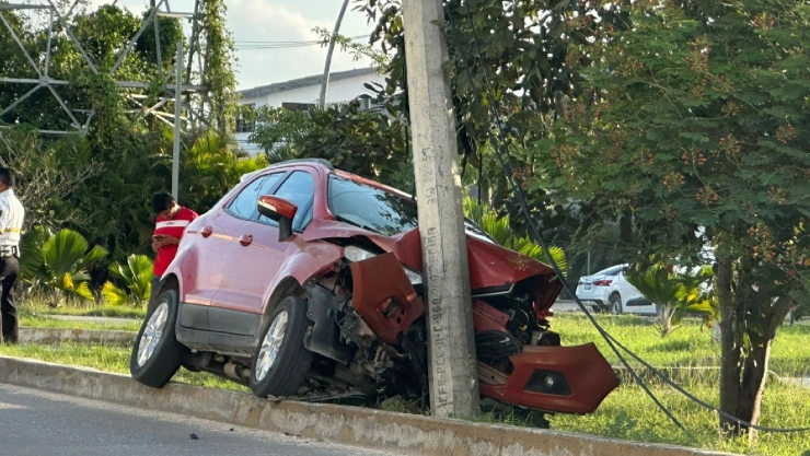 ¡Tráfico mañanero! Reportan accidente en avenida Huayacán HOY 5 de febrero.jpg
