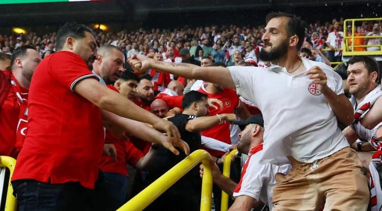 Aficionados turcos y georgianos se pelearon