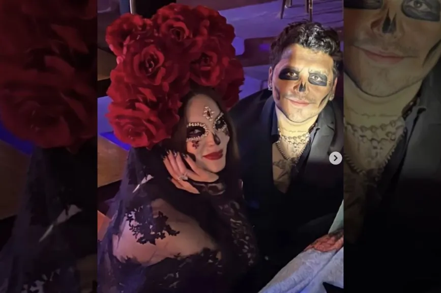 Nodal y Beli posando.jpg