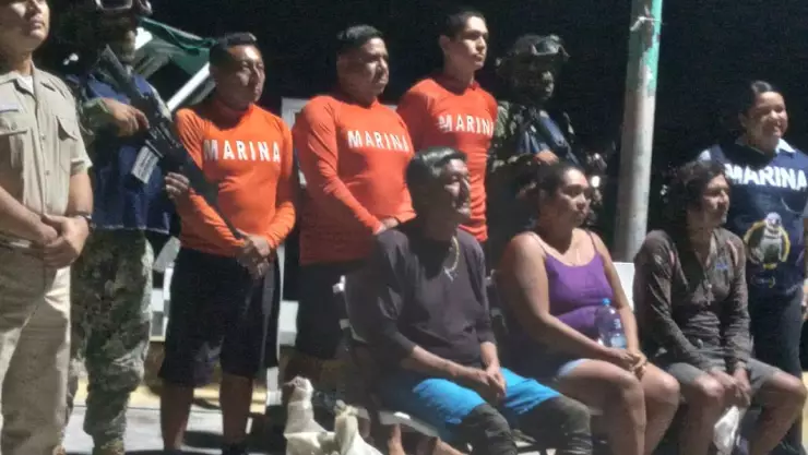 Marina y Guardia Costera de Belice rescatan a personas en las costas de Quintana Roo