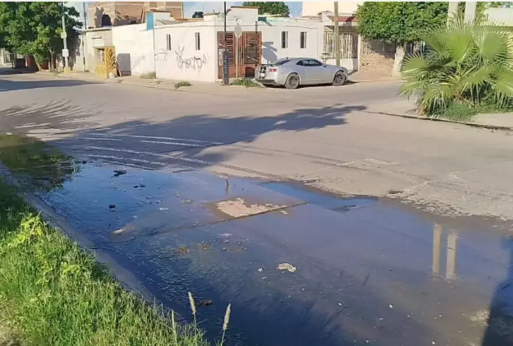 Aguas negras fraccionamiento Las Mañanitas en Mazatlán. .jpg
