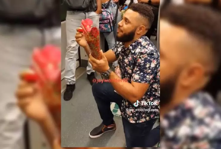 Propuesta de matrimonio a su mejor amiga en el Metro sale mal (VIDEO)