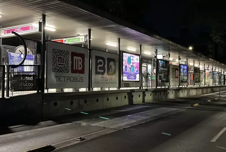 Extraña muerte de un hombre en la colonia Narvarte y el desalojo violento de una familia en la colonia Álamos