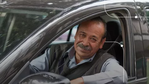 Uber ofrece 1000 dólares a conductores para que dejen sus autos