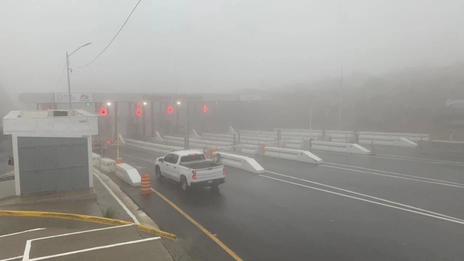 Cierran autopista de La Rumorosa este domingo por fuertes lluvias