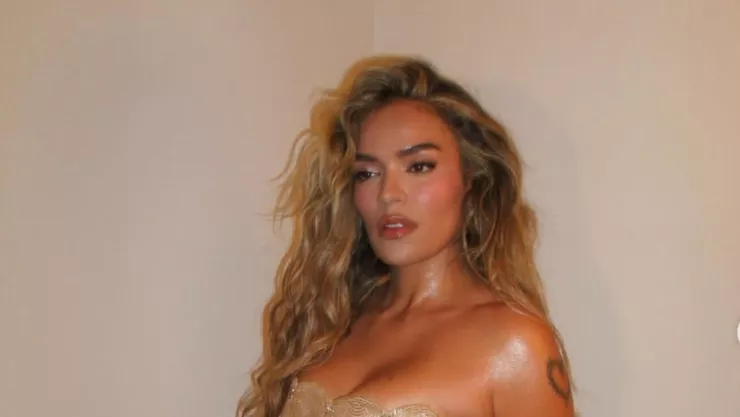Karol G fue sorprendida cenando con un hombre desconocido