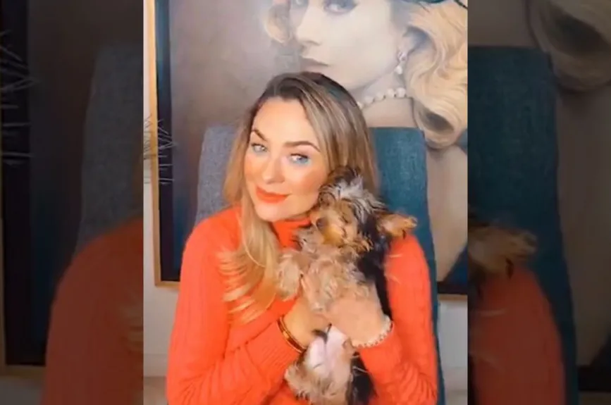 Aracely y su mascota.jpg
