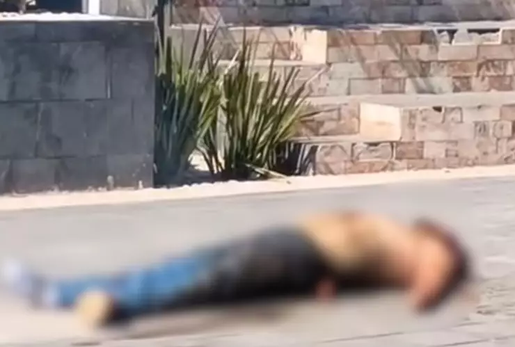 Pobladores linchan a hombre acusado de secuestro.