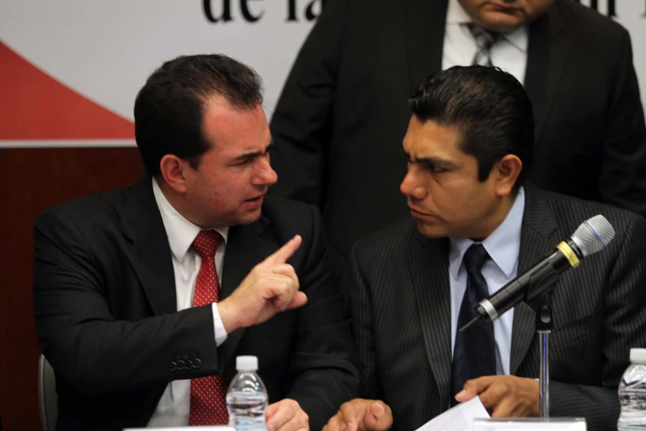 Cada senador panista recibió 430 mil pesos.