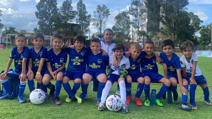 Pequeños del Instituto Andes felices en el Intercoles Sporade 2022