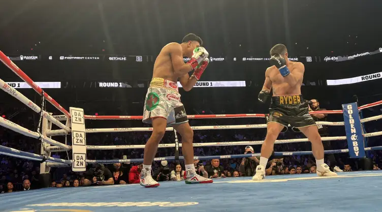 Jaime Munguía vs John Ryder