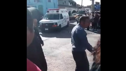 ebrio atropella a gente en desfile