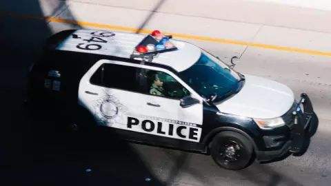 Detienen a una mujer que protagoniza tiroteo; dijo que “Dios”le ordenó hacerlo por el eclipse solar 2024