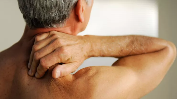 Hombre podría sufrir parálisis tras recibir un masaje de cuello en baños de vapor de Puebla