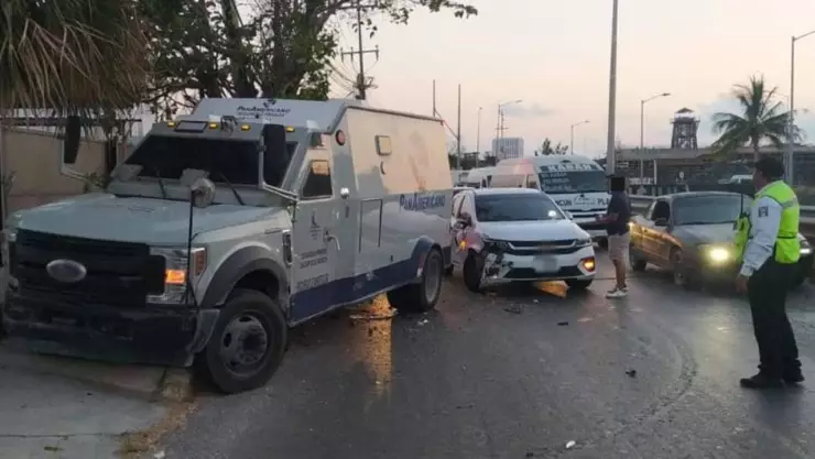 Reportan accidente en el Boulevard Colosio en Cancún hoy 24 de abril