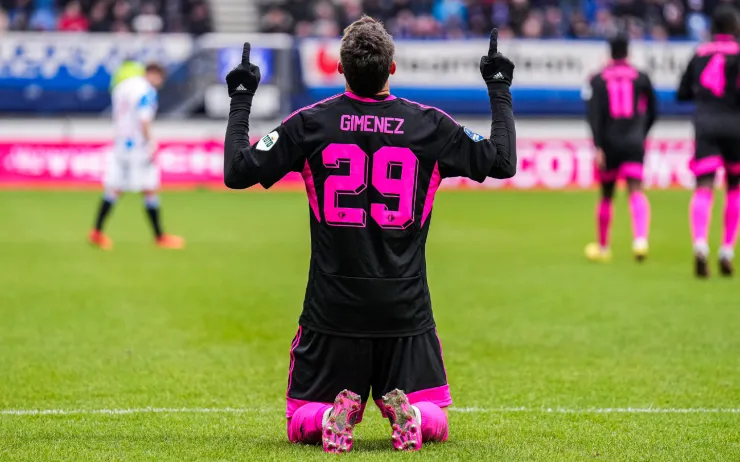 Santiago Giménez, delantero del Feyenoord
