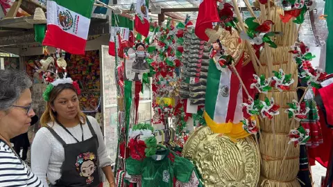 Comienzan en CDMX las ventas para celebrar el aniversario de la Independencia de México.